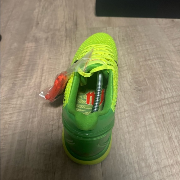 Kobe 6 grinch - Picture 3 of 10